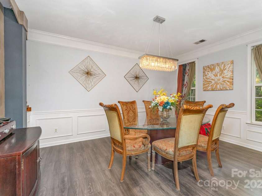 11424 Glenstone Court, Charlotte, NC 28269.  MLS# CAR4280382, YatesRealty ID 33093. 