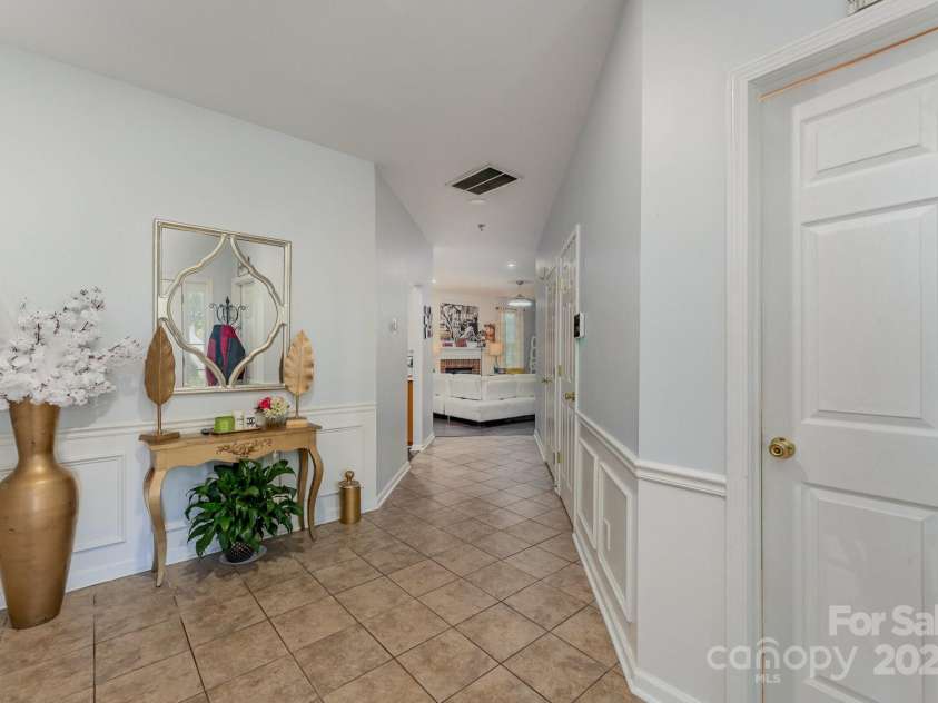 11424 Glenstone Court, Charlotte, NC 28269.  MLS# CAR4280382, YatesRealty ID 33093. 