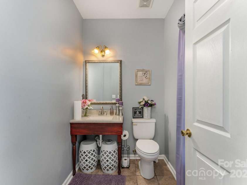 11424 Glenstone Court, Charlotte, NC 28269.  MLS# CAR4280382, YatesRealty ID 33093. 