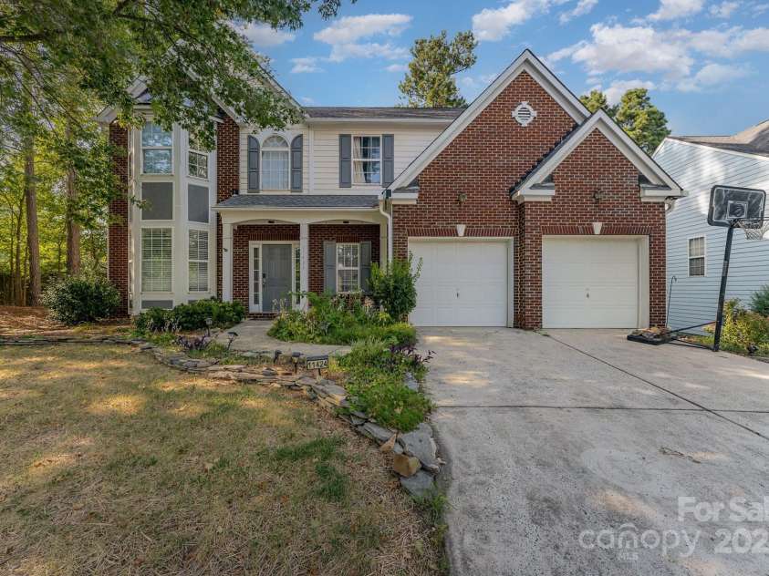 11424 Glenstone Court, Charlotte, NC 28269.  MLS# CAR4280382, YatesRealty ID 33093. 