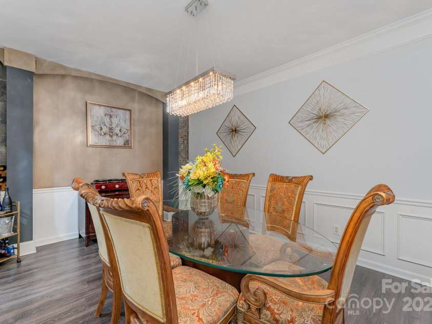 11424 Glenstone Court, Charlotte, NC 28269.  MLS# CAR4280382, YatesRealty ID 33093. 