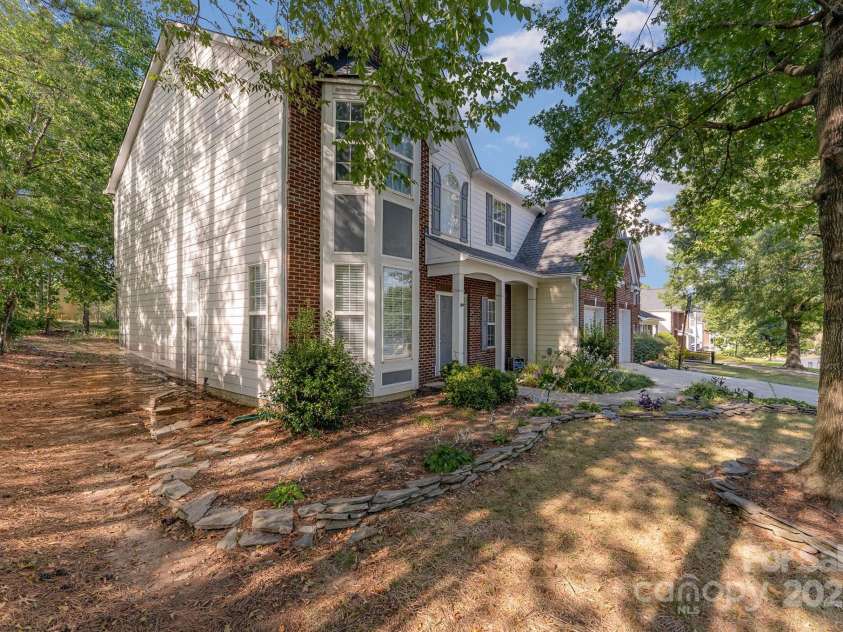 11424 Glenstone Court, Charlotte, NC 28269.  MLS# CAR4280382, YatesRealty ID 33093. 