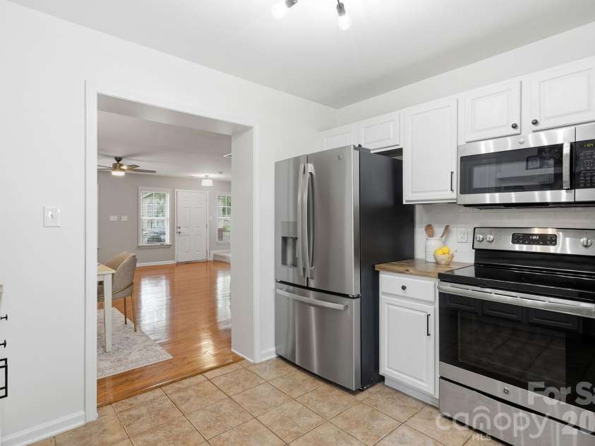 17307 Villanova Road, Huntersville, NC 28078.  MLS# CAR4397215, YatesRealty ID 33094. 