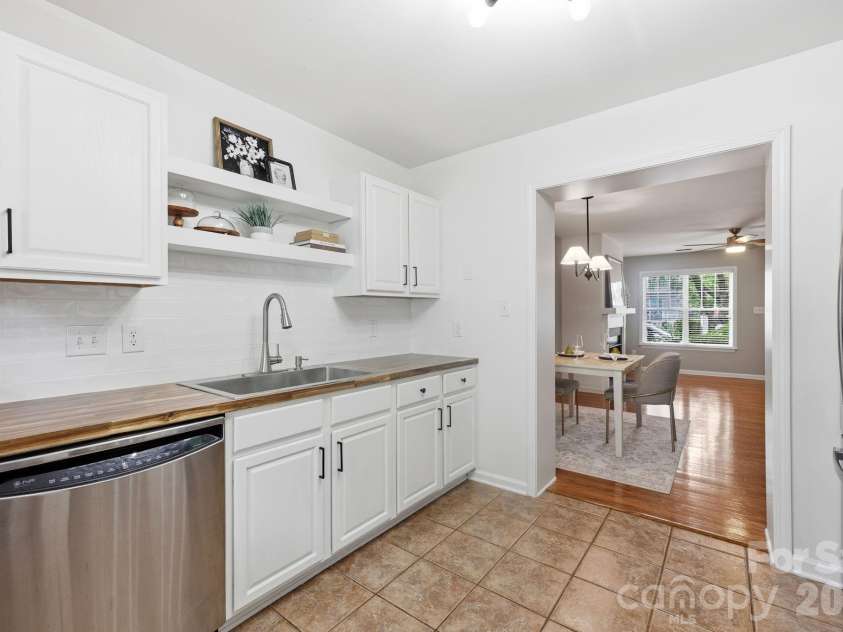 17307 Villanova Road, Huntersville, NC 28078.  MLS# CAR4397215, YatesRealty ID 33094. 