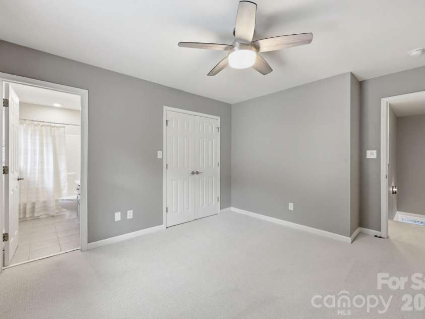 17307 Villanova Road, Huntersville, NC 28078.  MLS# CAR4397215, YatesRealty ID 33094. 