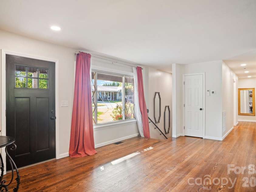 98 Pinecrest Lane, Hendersonville, NC 28739.  MLS# CAR4396564, YatesRealty ID 33095. 