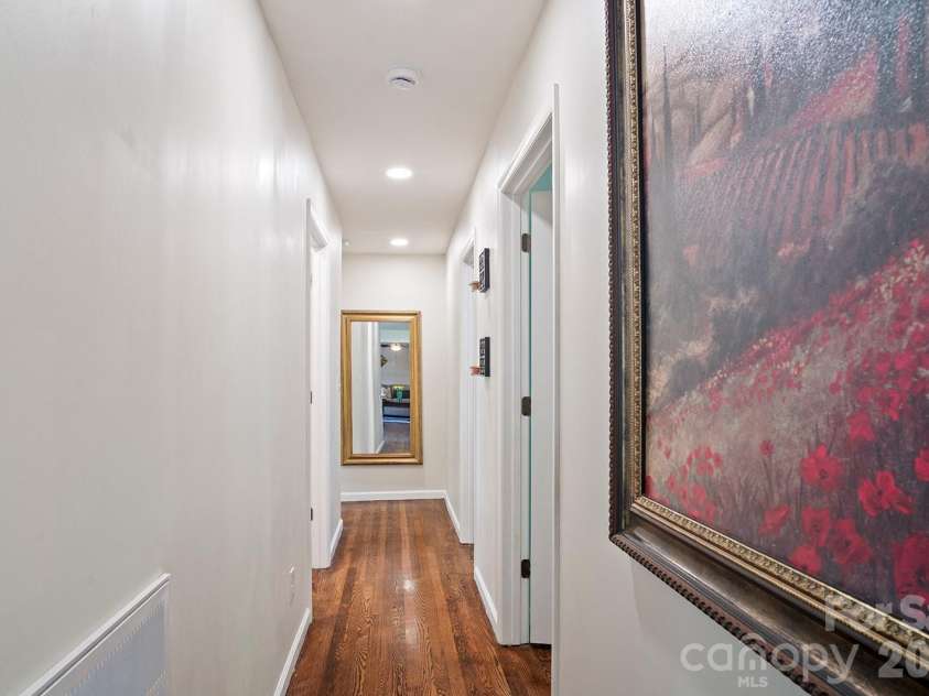 98 Pinecrest Lane, Hendersonville, NC 28739.  MLS# CAR4396564, YatesRealty ID 33095. 