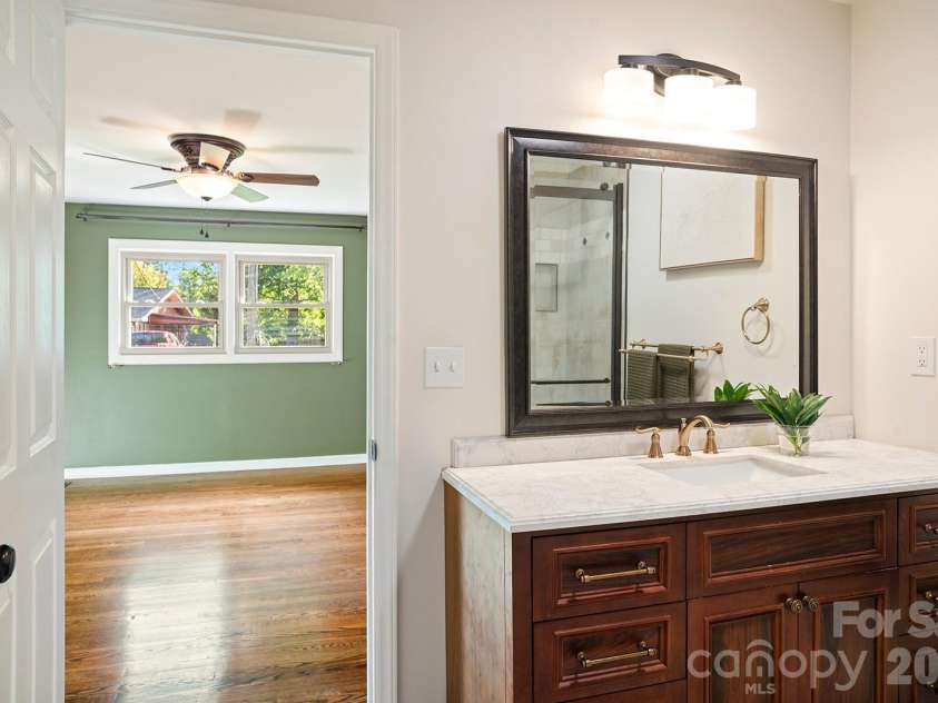 98 Pinecrest Lane, Hendersonville, NC 28739.  MLS# CAR4396564, YatesRealty ID 33095. 