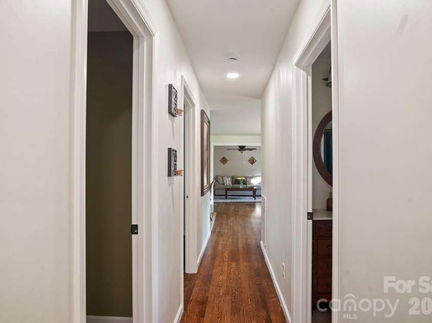 98 Pinecrest Lane, Hendersonville, NC 28739.  MLS# CAR4396564, YatesRealty ID 33095. 