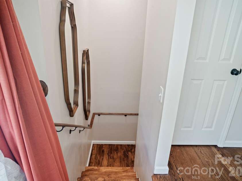 98 Pinecrest Lane, Hendersonville, NC 28739.  MLS# CAR4396564, YatesRealty ID 33095. 