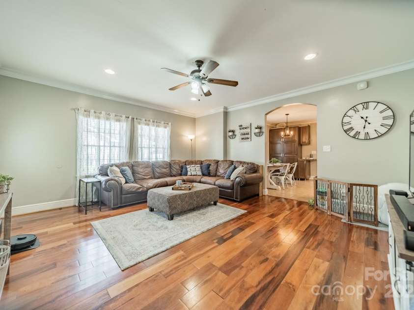 448 17th Street, Cramerton, NC 28032.  MLS# CAR4282724, YatesRealty ID 33096. 