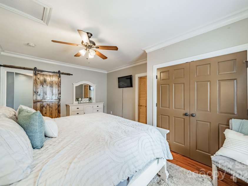 448 17th Street, Cramerton, NC 28032.  MLS# CAR4282724, YatesRealty ID 33096. 