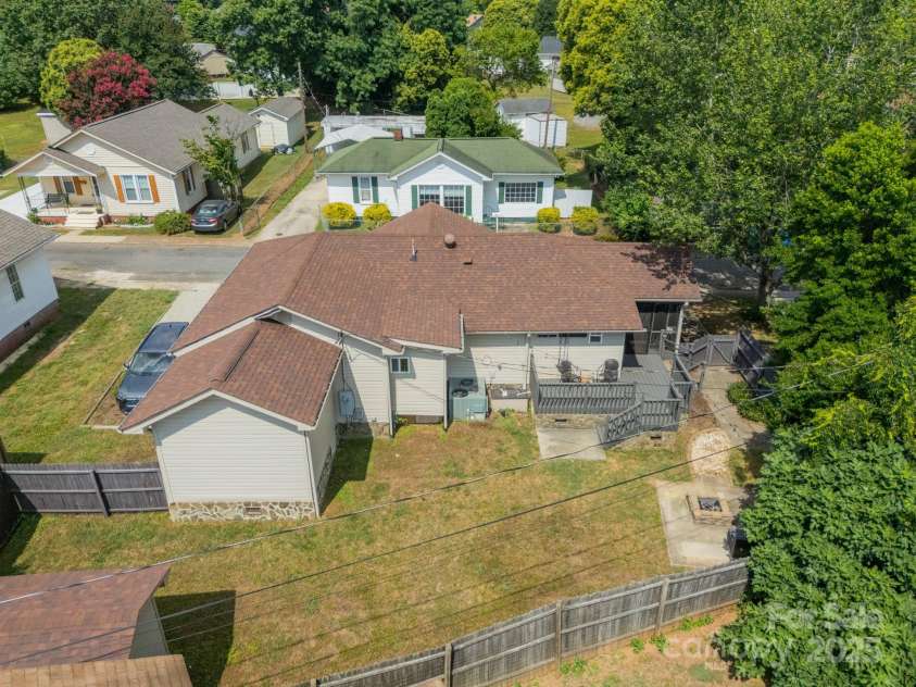 448 17th Street, Cramerton, NC 28032.  MLS# CAR4282724, YatesRealty ID 33096. 