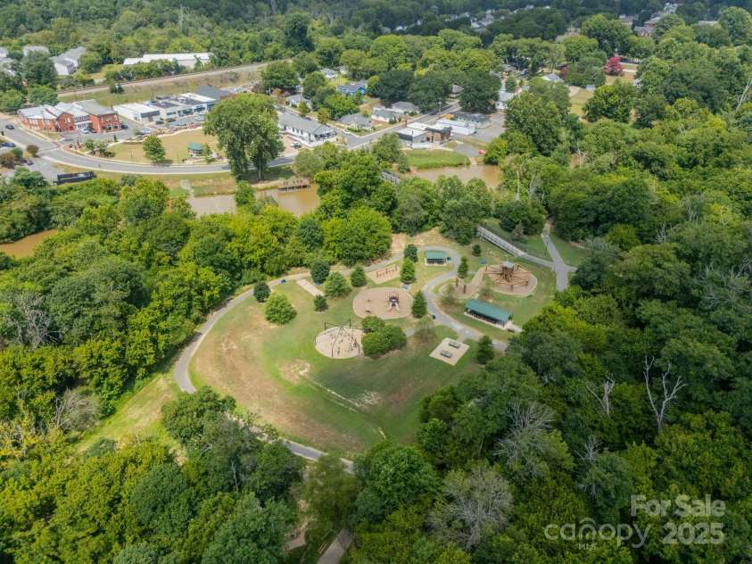 448 17th Street, Cramerton, NC 28032.  MLS# CAR4282724, YatesRealty ID 33096. 