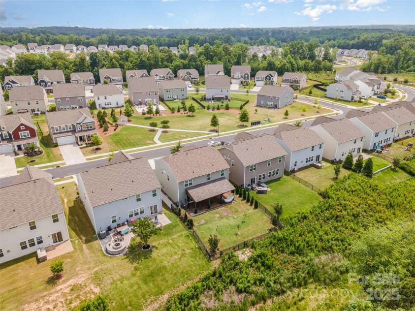 150 Haddonsfield Drive, Mooresville, NC 28115.  MLS# CAR4266211, YatesRealty ID 33097. Perfect location with common area in front and a super private backyard!