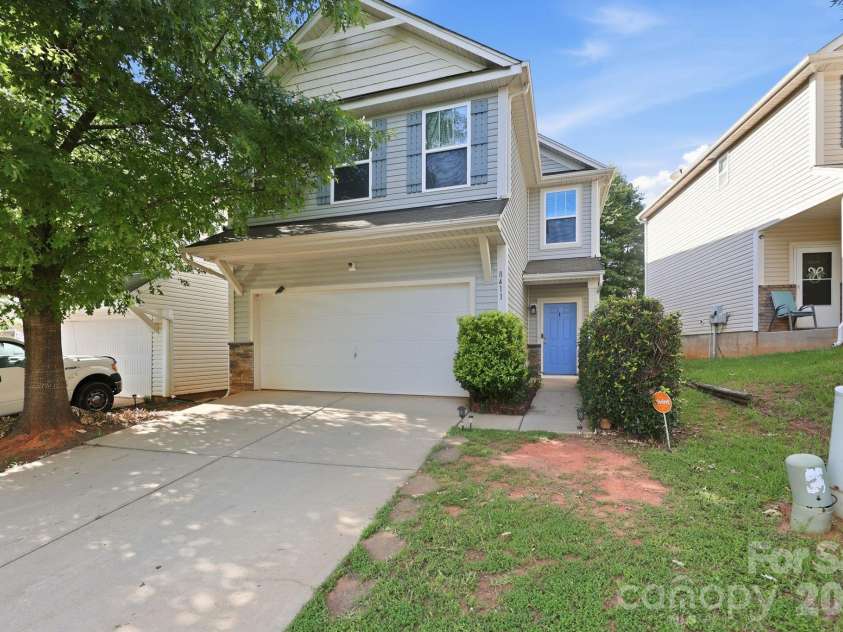 8411 Washoe Pine Lane, Charlotte, NC 28215.  MLS# CAR4397190, YatesRealty ID 33097. 