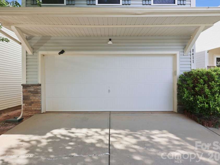 8411 Washoe Pine Lane, Charlotte, NC 28215.  MLS# CAR4397190, YatesRealty ID 33097. 