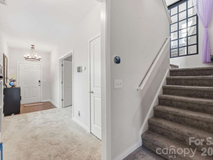 8411 Washoe Pine Lane, Charlotte, NC 28215.  MLS# CAR4397190, YatesRealty ID 33097. 