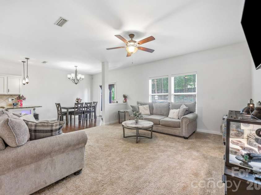 8411 Washoe Pine Lane, Charlotte, NC 28215.  MLS# CAR4397190, YatesRealty ID 33097. 