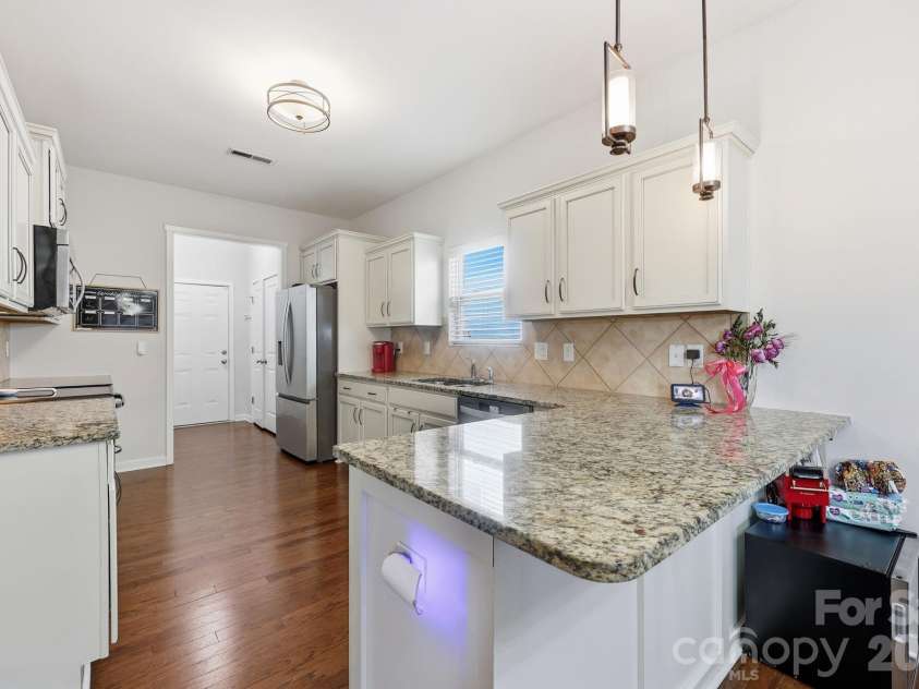 8411 Washoe Pine Lane, Charlotte, NC 28215.  MLS# CAR4397190, YatesRealty ID 33097. 