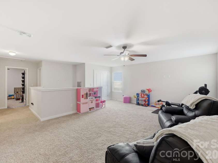 8411 Washoe Pine Lane, Charlotte, NC 28215.  MLS# CAR4397190, YatesRealty ID 33097. 