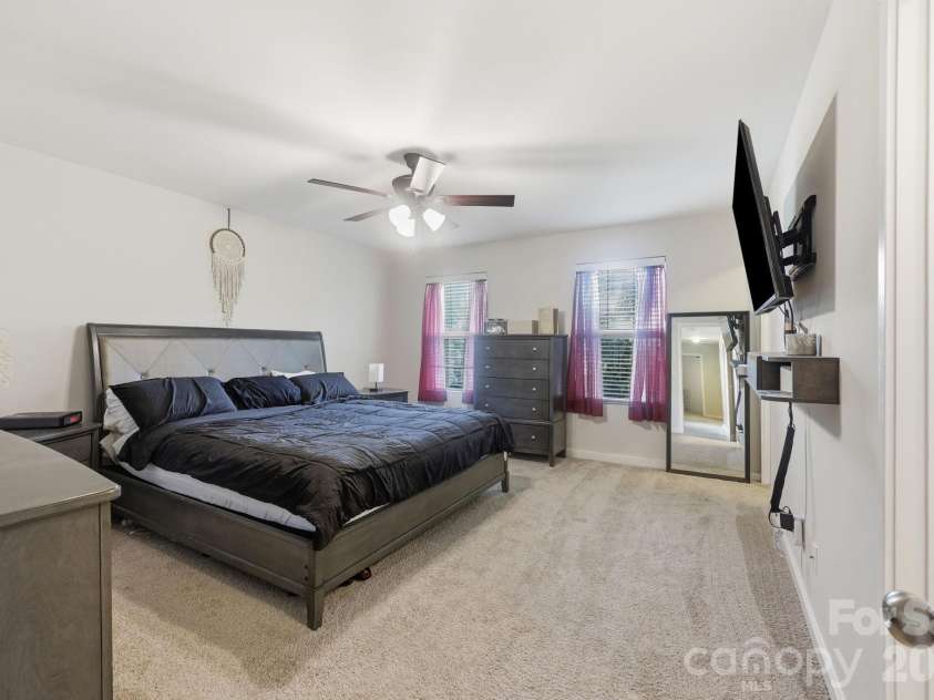 8411 Washoe Pine Lane, Charlotte, NC 28215.  MLS# CAR4397190, YatesRealty ID 33097. 