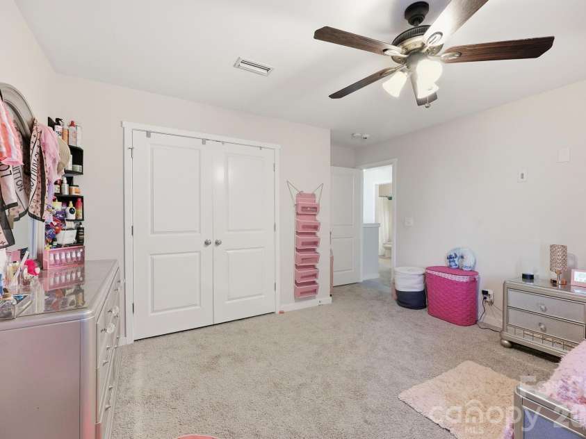 8411 Washoe Pine Lane, Charlotte, NC 28215.  MLS# CAR4397190, YatesRealty ID 33097. 