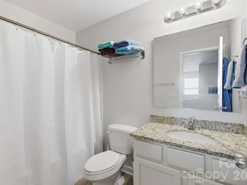8411 Washoe Pine Lane, Charlotte, NC 28215.  MLS# CAR4397190, YatesRealty ID 33097. 