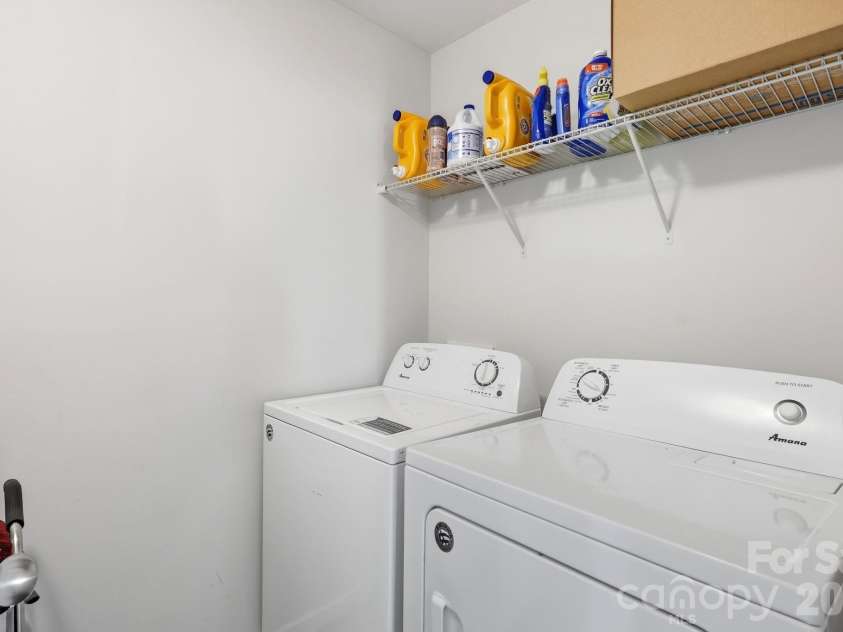 8411 Washoe Pine Lane, Charlotte, NC 28215.  MLS# CAR4397190, YatesRealty ID 33097. 