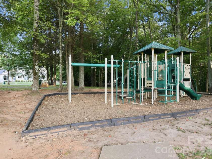8411 Washoe Pine Lane, Charlotte, NC 28215.  MLS# CAR4397190, YatesRealty ID 33097. 