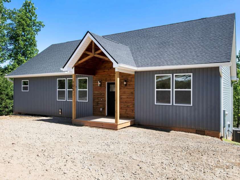 105 Vineyard Village Drive, Old Fort, NC 28762.  MLS# CAR4397362, YatesRealty ID 33099. 