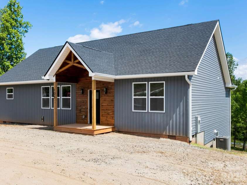 105 Vineyard Village Drive, Old Fort, NC 28762.  MLS# CAR4397362, YatesRealty ID 33099. 