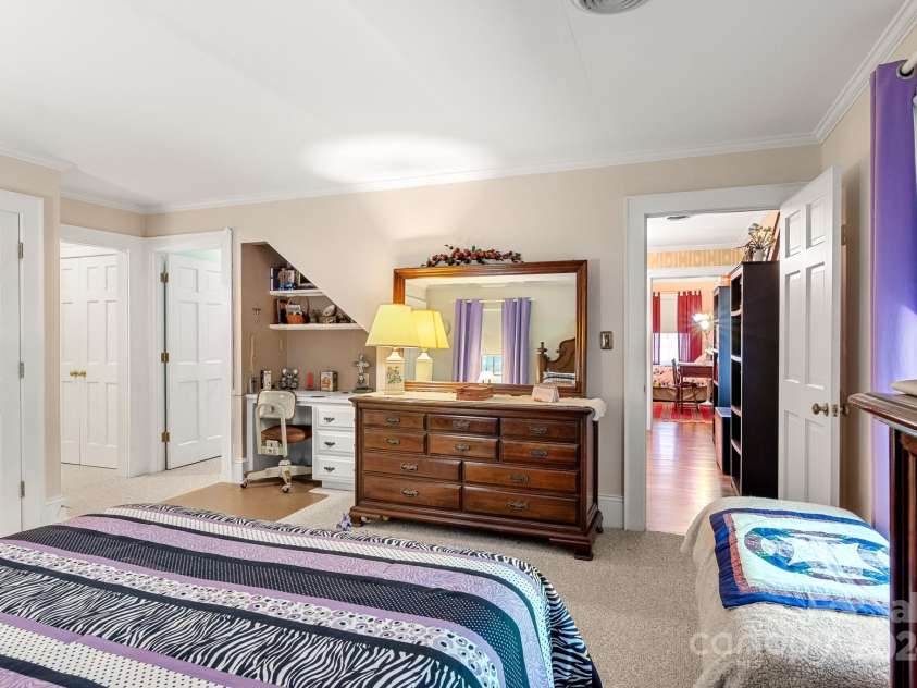 205 Vauxhall Drive, Shelby, NC 28150.  MLS# CAR4131707, YatesRealty ID 331. ...and built-ins...