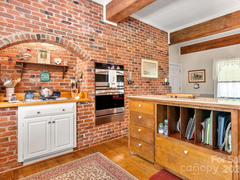 205 Vauxhall Drive, Shelby, NC 28150.  MLS# CAR4131707, YatesRealty ID 331. Inset range and wall oven/microwave