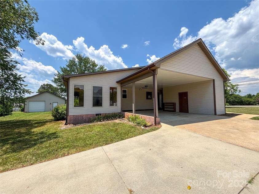 9566 Wilson Road, Hildebran, NC 28637.  MLS# CAR4207560, YatesRealty ID 331. 