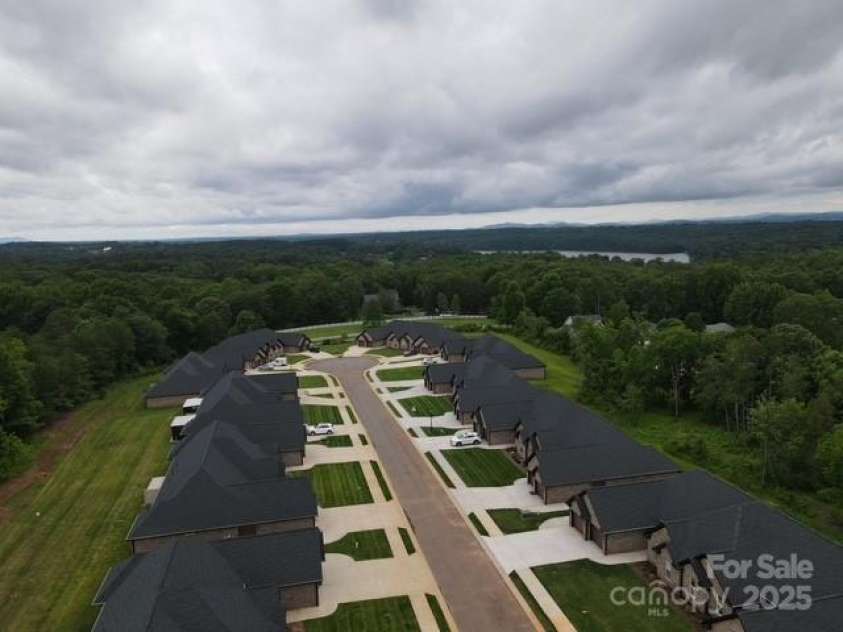 3335 48th Avenue, Hickory, NC 28601.  MLS# CAR4190507, YatesRealty ID 3310. 