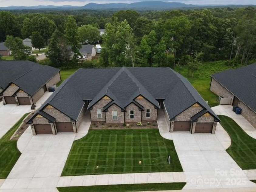 3335 48th Avenue, Hickory, NC 28601.  MLS# CAR4190507, YatesRealty ID 3310. 