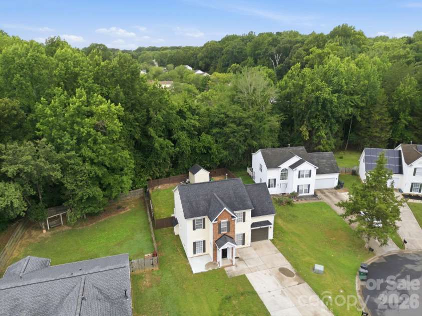 5423 Starflower Drive, Charlotte, NC 28215.  MLS# CAR4394296, YatesRealty ID 33100. 