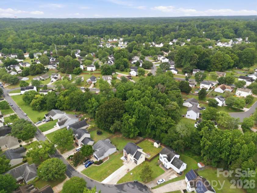 5423 Starflower Drive, Charlotte, NC 28215.  MLS# CAR4394296, YatesRealty ID 33100. 