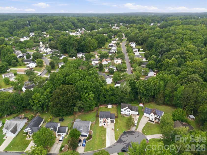 5423 Starflower Drive, Charlotte, NC 28215.  MLS# CAR4394296, YatesRealty ID 33100. 