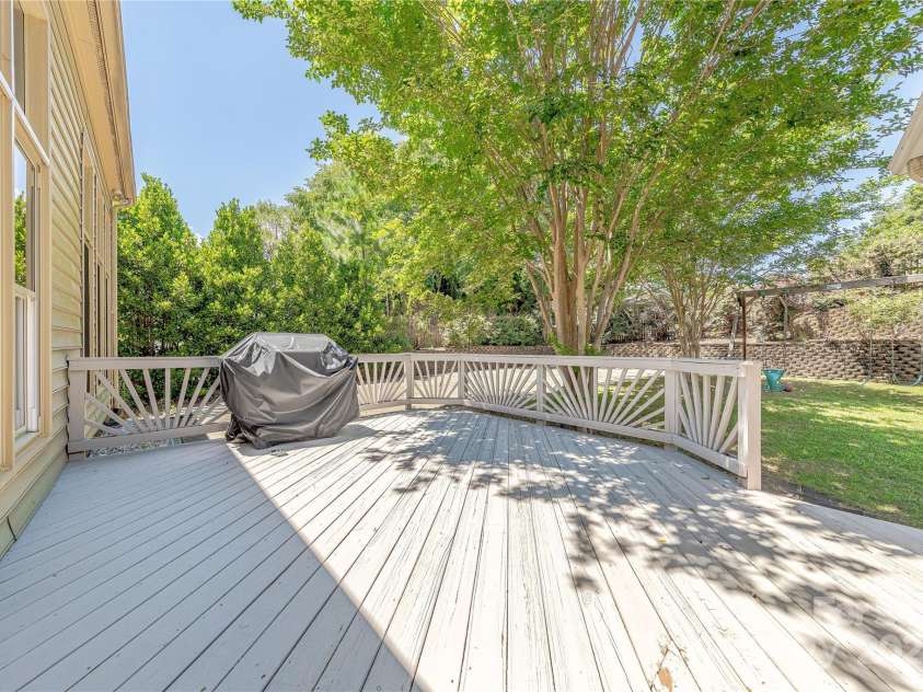2836 Providence Spring Lane, Charlotte, NC 28270.  MLS# CAR4278726, YatesRealty ID 33101. Entertaining Deck