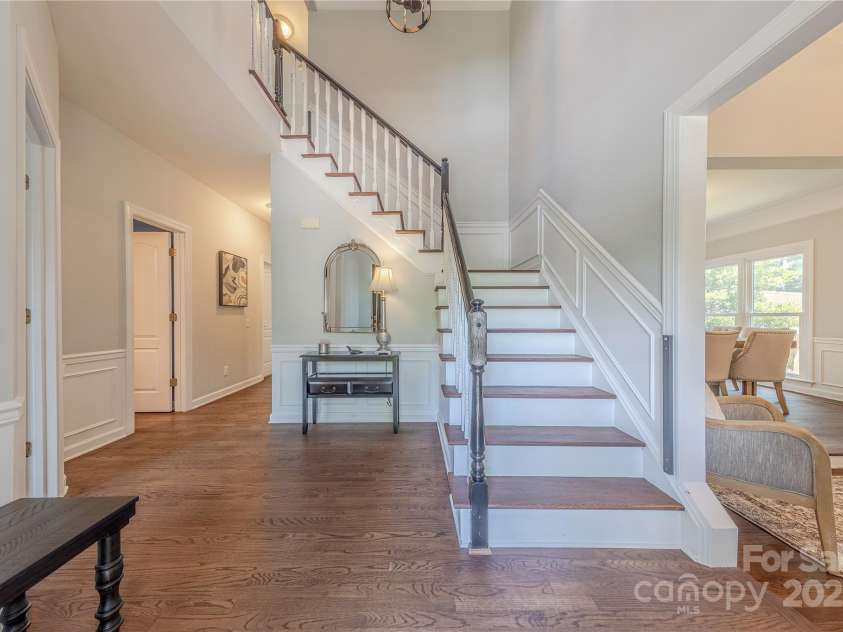 2836 Providence Spring Lane, Charlotte, NC 28270.  MLS# CAR4278726, YatesRealty ID 33101. Foyer