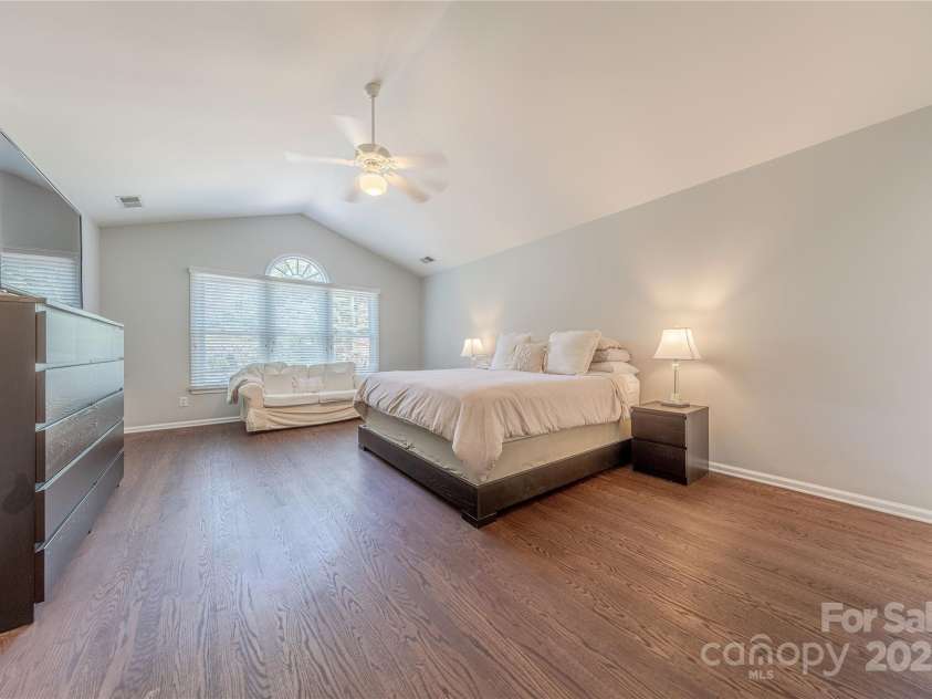 2836 Providence Spring Lane, Charlotte, NC 28270.  MLS# CAR4278726, YatesRealty ID 33101. Primary Suite