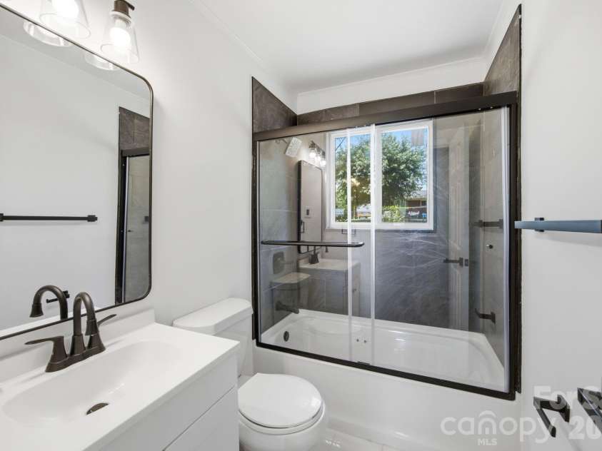 9401 Feldbank Drive, Charlotte, NC 28216.  MLS# CAR4395606, YatesRealty ID 33101. 