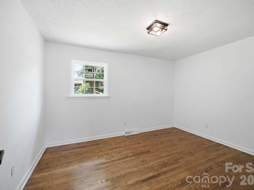 9401 Feldbank Drive, Charlotte, NC 28216.  MLS# CAR4395606, YatesRealty ID 33101. 