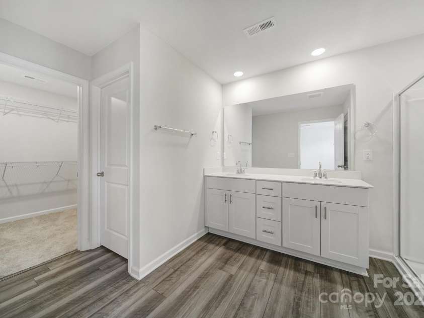 239 Cedar Knoll Circle, Pineville, NC 28134.  MLS# CAR4281138, YatesRealty ID 33102. 