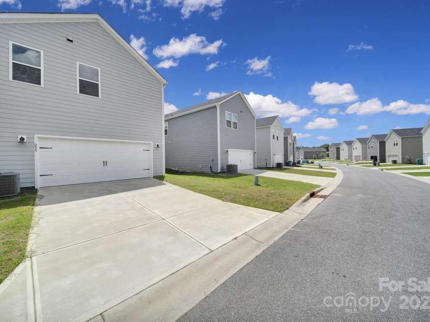 239 Cedar Knoll Circle, Pineville, NC 28134.  MLS# CAR4281138, YatesRealty ID 33102. 