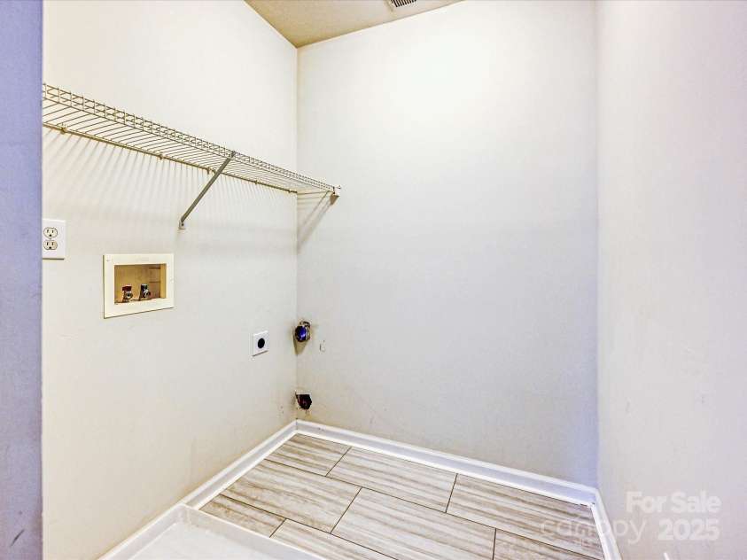 13405 Honeytree Lane, Pineville, NC 28134.  MLS# CAR4286159, YatesRealty ID 33103. 