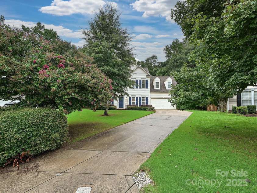 13405 Honeytree Lane, Pineville, NC 28134.  MLS# CAR4286159, YatesRealty ID 33103. 