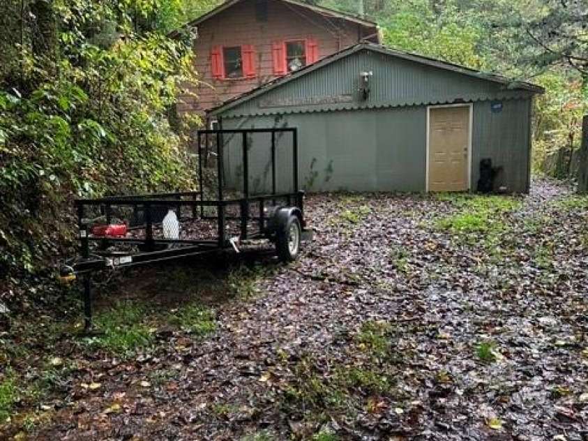 138 Heavenly View Drive, Sylva, NC 28779.  MLS# CAR4397894, YatesRealty ID 33104. 